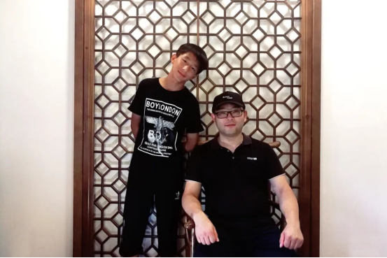 他一次次倒, 更是 他一次次倒, 更是