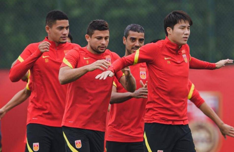 欧洲教练明, 于执教国足, 颇具亮点 欧洲教练明, 于执教国足, 颇具亮点