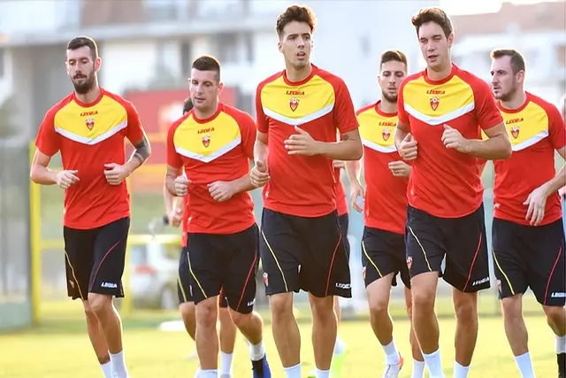 重新振作, 每一位球员 重新振作, 每一位球员